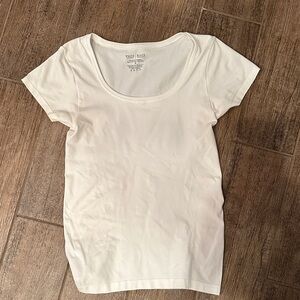 White House/Black Market White Short Sleeve Elevated Sciopneck Tee. Size Medium